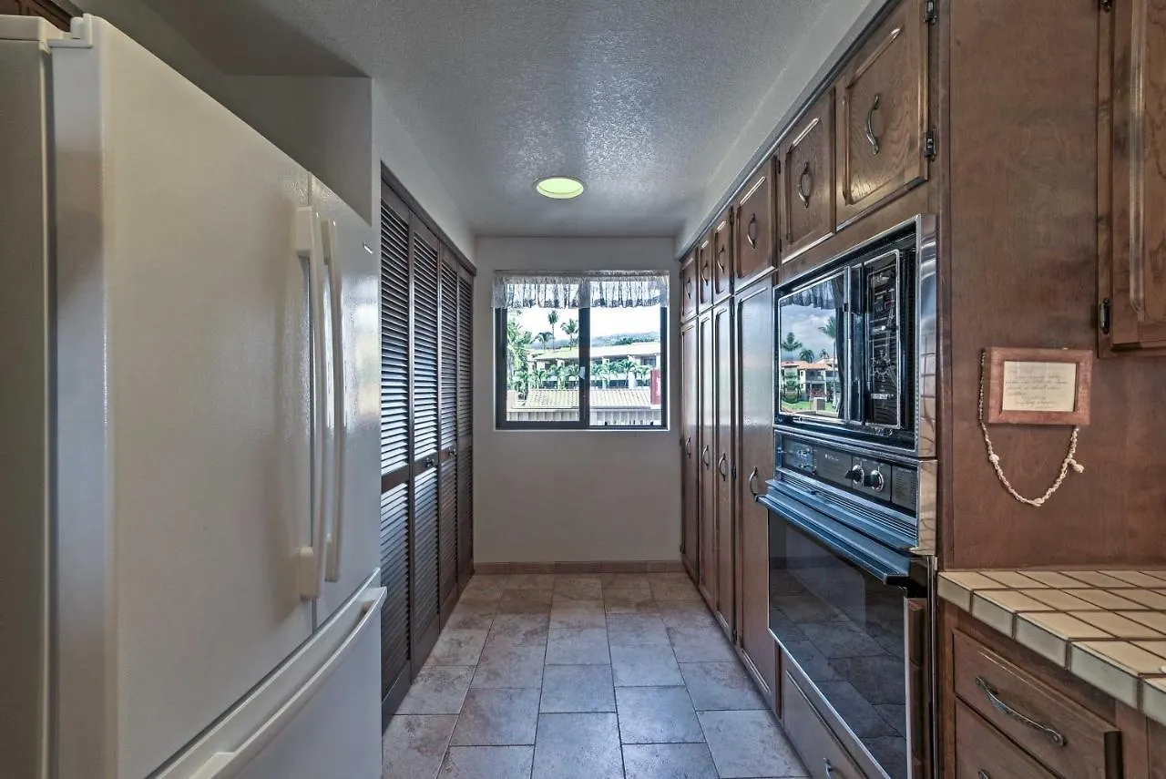Kailua-Kona Condo Ocean Views, Pool And Spa Access